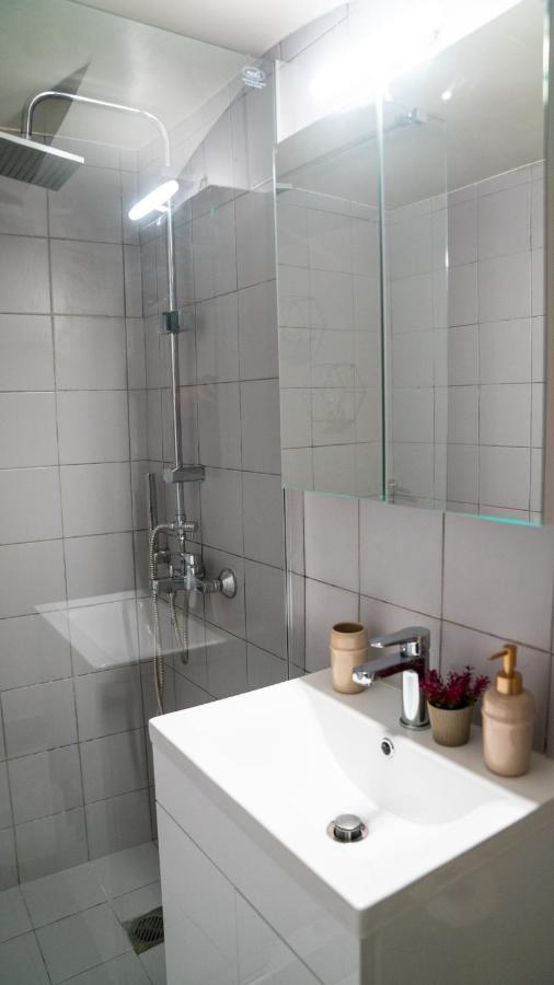 Lux Garden Apartment Near Acropolis In The Heart Of Atenas Exterior foto